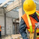 Se requiere ayudante de construcción con experiencia